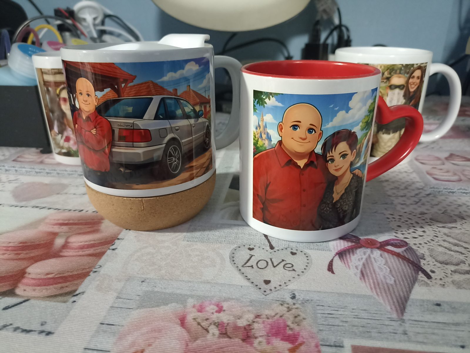 Egyedi rajzolt pár karikaturás fotós bögre páros
