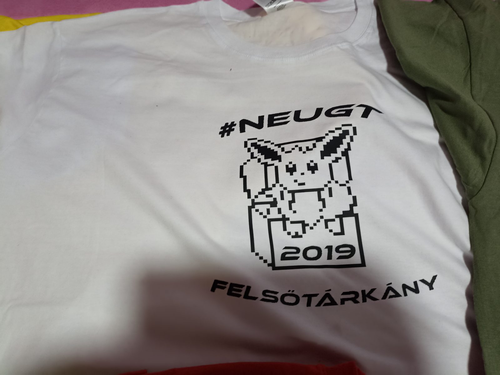 NEUGT 2019 Pikachu pixel art ballagási póló